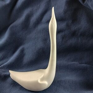 VINTAGE LUGAL ILHAVO PORTUGAL STYLIZED SWAN CRANE EGRET‎ FIGURINE WHITE BISQUE